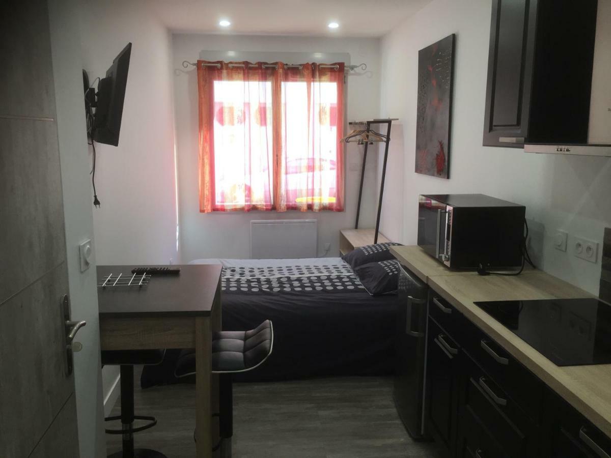 Le Studio De Moliere Montluçon Eksteriør billede